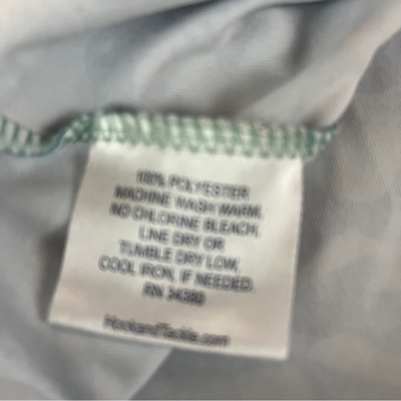 Hook & Tackle Shirt Mens Medium UPF 50+ Aqua Blue Camouflage T-Shirt (362) - Picture 9 of 10
